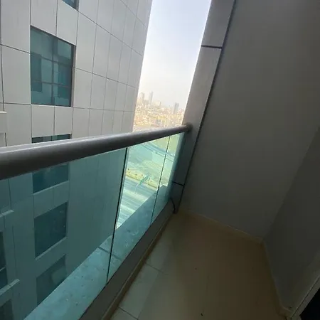 Lovely 1-Bedroom Apartment With Free Parking On Premises Ajman Esterno foto