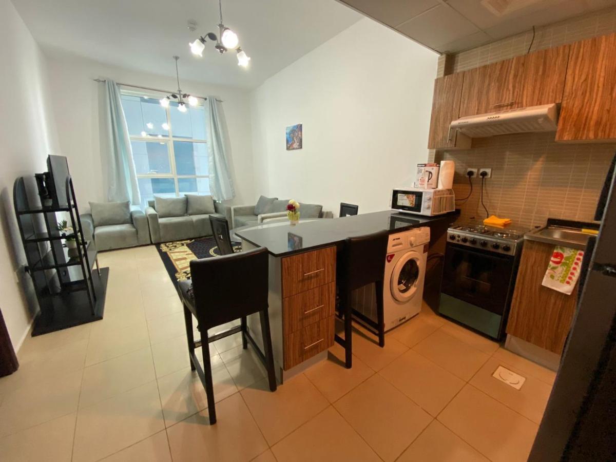 Apartment Lovely 1-bedroom With Free Parking On Premises