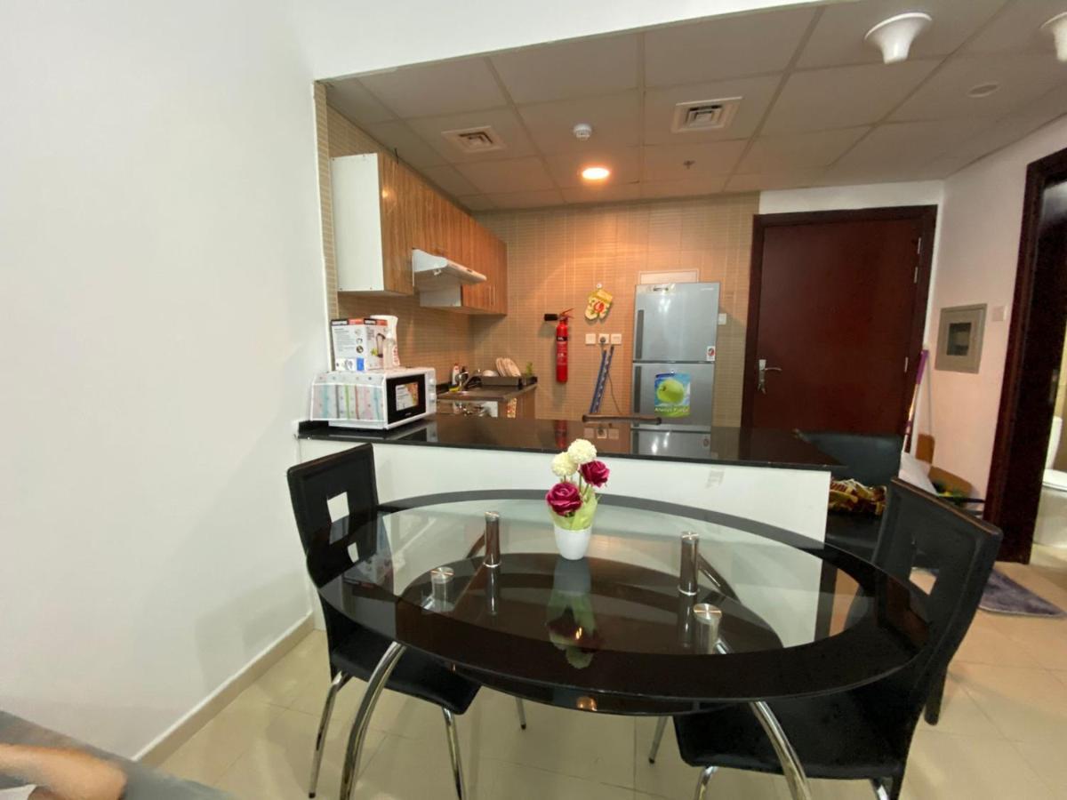 Apartment Lovely 1-bedroom With Free Parking On Premises