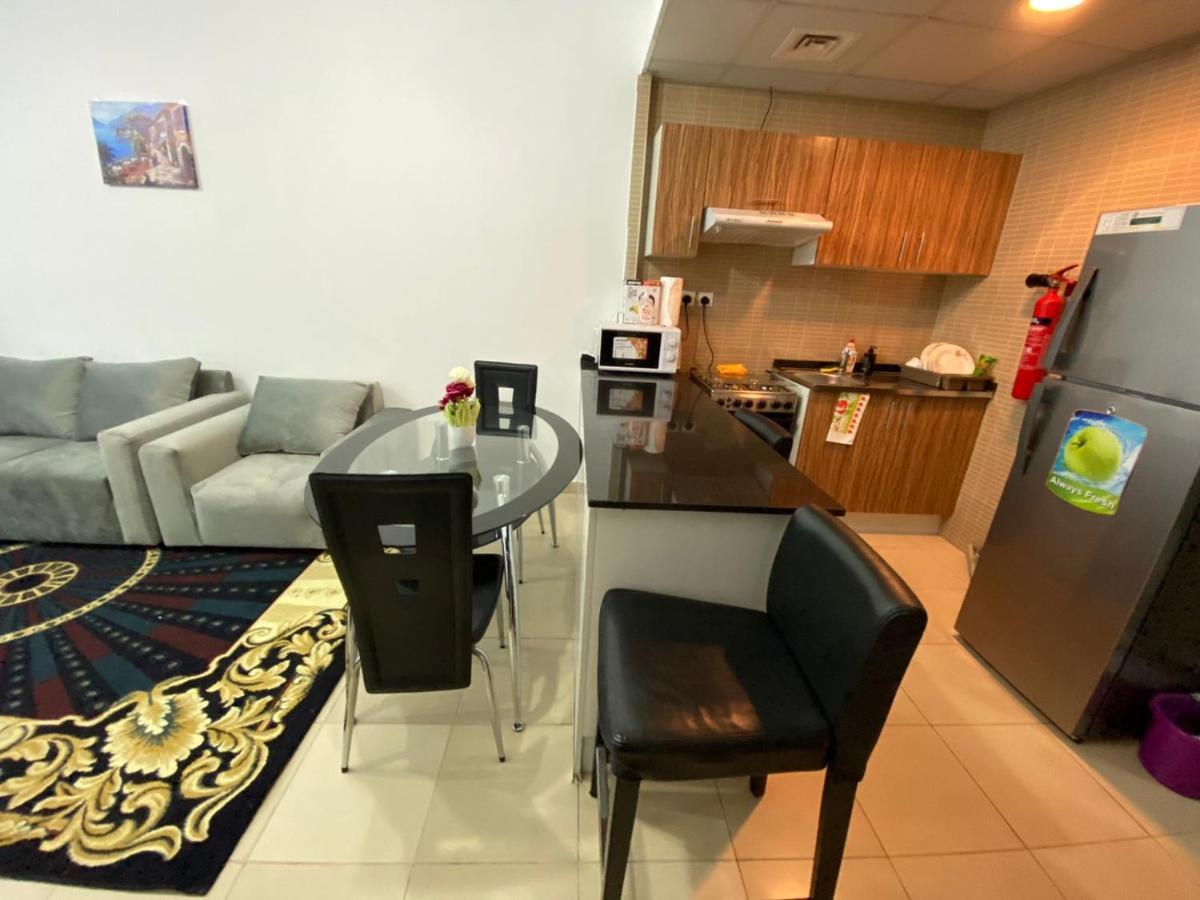 Apartment Lovely 1-bedroom With Free Parking On Premises *